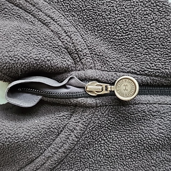 Black Under Armour full zip fleece jacket ladies Medium - Picture 3 of 9